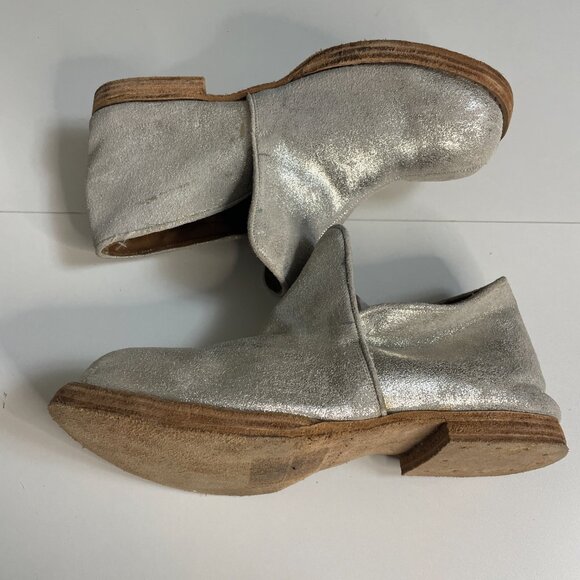 Magnolia Pearl Silver Metallic Leather Pull On Ankle Bootie 40 US 9.5 - Picture 8 of 13
